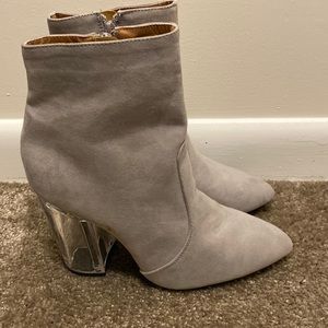 Charlotte Russe Size 9 Gray